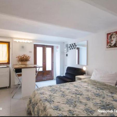 Location Turistic Monolocale Nel Parco Del Santuario Apartment Asti Exterior photo