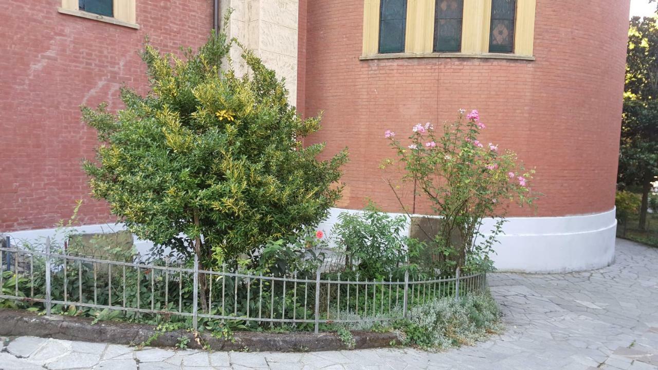 Location Turistic Monolocale Nel Parco Del Santuario Apartment Asti Exterior photo