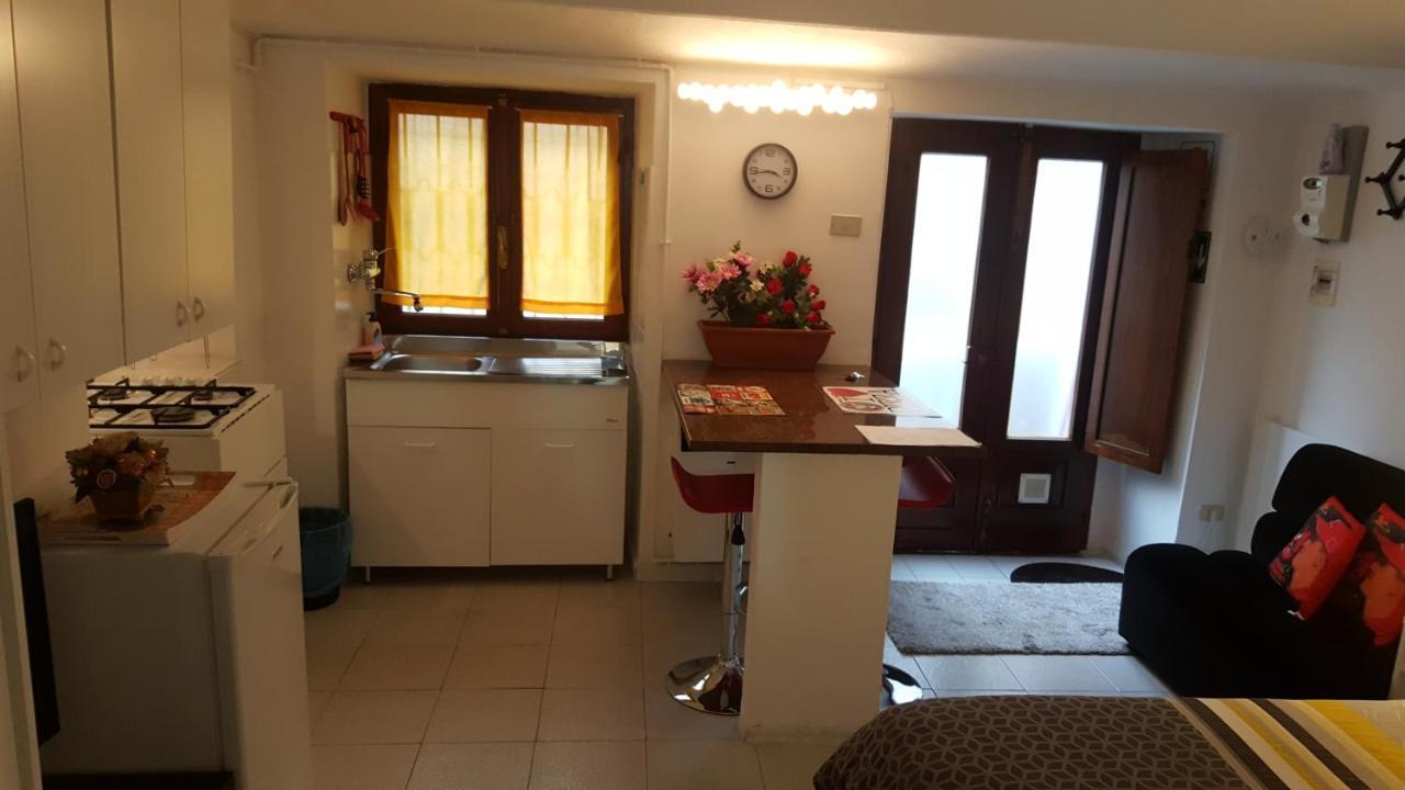 Location Turistic Monolocale Nel Parco Del Santuario Apartment Asti Exterior photo